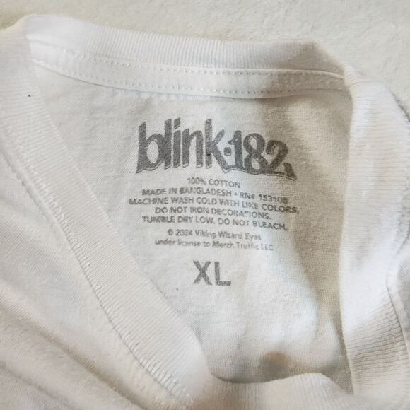 blink-182 2024 White Tshirt With Graphics Size XL - Picture 4 of 5